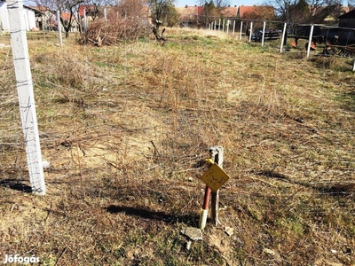 Sükösd építési telek 733nm Hunyadi u. 149. frekventált szép helyen - Sükösd, Bács-Kiskun - Telek, föld