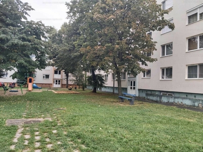 Eladó panel lakás - Miskolc, Szent István utca