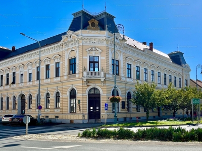 Eladó tégla lakás - Sárvár, Kossuth tér 5.