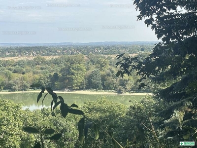 Eladó üdülőövezeti telek - Leányfalu, Központ