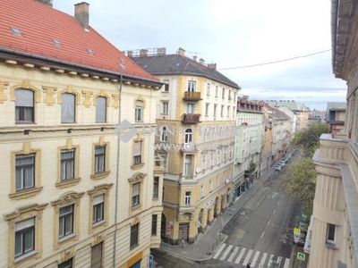 Kiadó Lakás, Budapest 8 kerület PALOTANEGYEDBEN a SZENTKIRÁLYI UTCÁNÁL, IRODÁNAK IS, ERKÉLYES 3 KÜLÖNNYÍLÓ SZOBÁS!