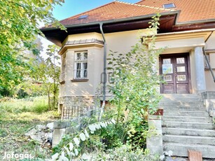 Lővereki villa - Soproni eladó tégla családi ház