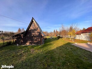 Mályi Pingyom, 865m2 telek, szigetelt fa házzal Eladó