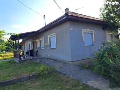 Eladó tégla családi ház Tápiószentmártonban