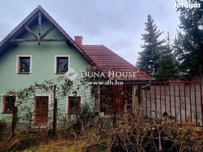 Pécsi eladó 197 nm-es ház