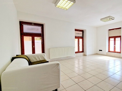 Pécs, ingatlan, lakás, 40 m2, 110.000 Ft
