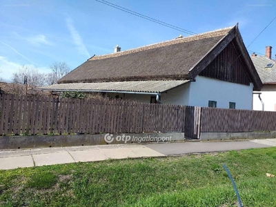 Kisújszállás, ingatlan, ház, 77 m2, 3.500.000 Ft