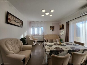 Balatonkenese, ingatlan, ház, 203 m2, 116.000.000 Ft