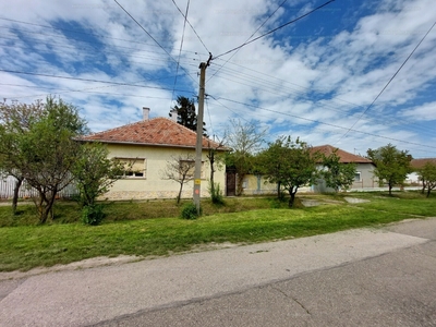 Eladó családi ház - Gyomaendrőd, Sugár út