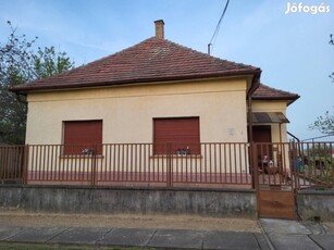 Dunaszentgyörgyön családi ház eladó