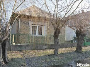 Eladó 2 hálószobás, 78 m2-es családi ház kisköre, Tisza-tó