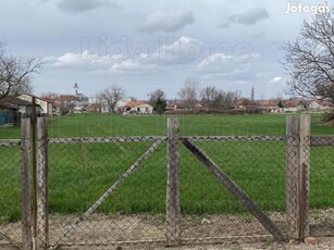 Eladó építési telek a Balaton közelében!