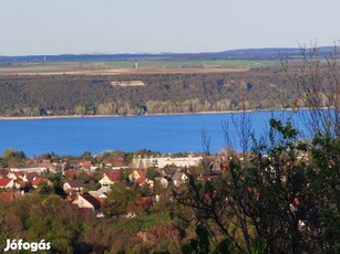 Gyönyörű panorámás, beépíthető telek