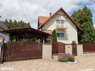 Balatonfűzfőn (Tobruk) strandközeli lakóház