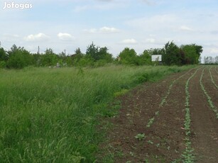 NADAPON 1045 nm KERTES MEZŐGAZDASÁGI TERÜLET ELADÓ!