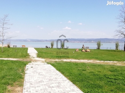 Balatonberényi eladó tégla társasházi lakás