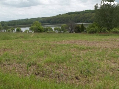 Gersekaráton a tónál összközműves panorámás telek