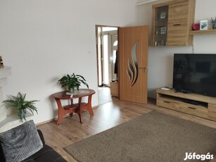 Eladó 240 m2 családi ház, Hajdúsámson