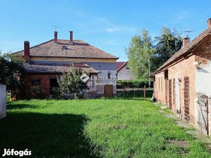 Eladó családi ház, Galambok