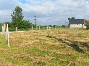 Eladó építési telek Ácson, Komárom és Győr között