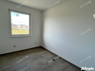 Kecskeméten új építésű 91 m2-es, nappali + 4 szobás ház ELADÓ!!