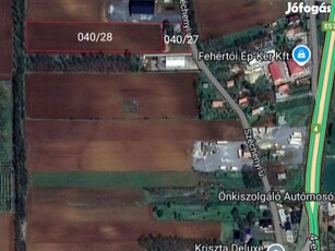 Külterületi 10.000 m2 eladó ingatlan 4-es főút közelében