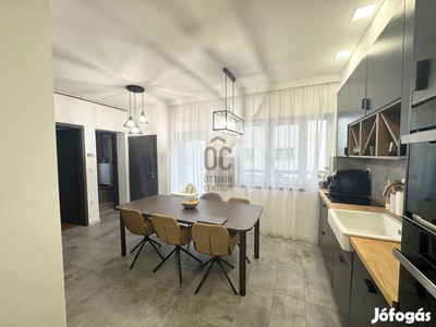 Debrecen Belváros felújított családi ház nappali+3 szobával eladó