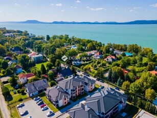 Eladó téglalakásBalatonlelle