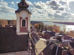 Eladó téglalakásVác, Tetőtér