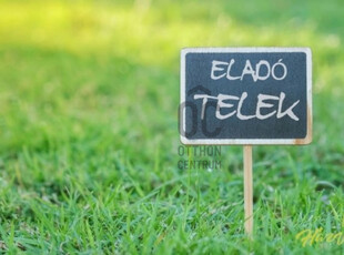 Eladó telek