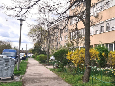 Eladó átlagos állapotú lakás - Budapest XXI. kerület
