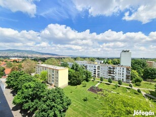 Eladó Pécs-Kertvárosi 2 szobás lakás a Diána téren