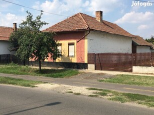 Felújítandó ház eladó Püspökladányban