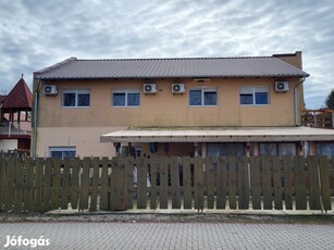 Közvetlen vízparti panzió eladó Balatonberényben!