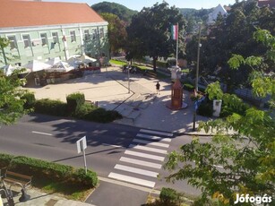 Vasváron Főtéri, 2 szobás Bútorozott lakás, teljes berendezéssel