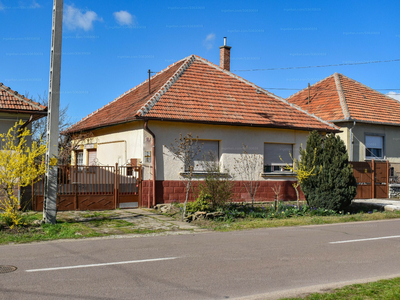 Eladó családi ház - Mezőkövesd, Mátyás utca