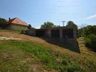 Eladó lakóövezeti telek - Csopak, Veszprém megye