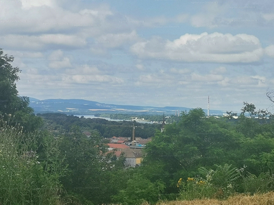 Eladó lakóövezeti telek - Esztergom, Babits Mihály út