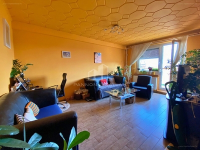 Veszprém, ingatlan, lakás, 68 m2, 39.490.000 Ft