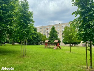 Kétszobás negyedik emeleti lakás Tatababánya-Bánhidán