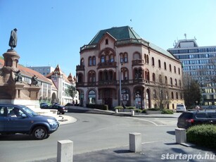 Pécs belvárosában 63nm-es, galériázható polgári lakás eladó