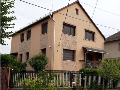 2 lakásos családi ház nagy telken, Csepelen a Kis-Duna-ághoz közel - XXI. kerület, Budapest - Ház