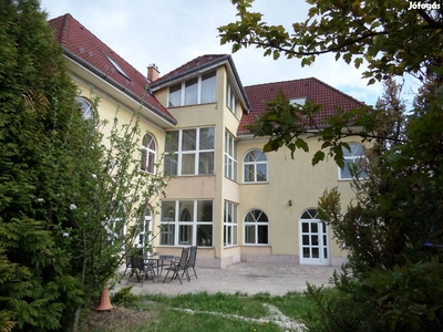 Hőszivattyús, napelemes, panorámás Villa eladó Biatorbágyon - Biatorbágy, Pest - Ház