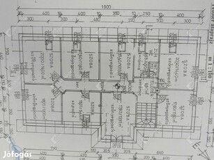 Eladó 315 nm nagyságú kétlakásos családi ház 517 nm-es telken Vecsésen