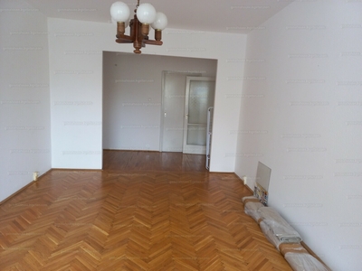 Eladó panel lakás - Esztergom, Komárom-Esztergom megye