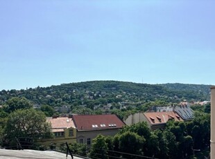 Eladó téglalakásBudapest, II. kerület, Tetőtér