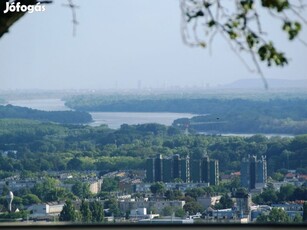 Vác, Akó utca, 120 m2-es, családi ház, 3 szobás, kiváló állapotú