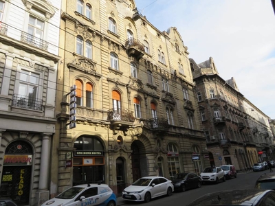 Eladó felújított lakás - Budapest VI. kerület