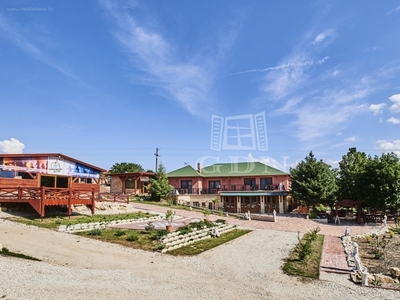 Zamárdi, ingatlan, üzleti ingatlan, 800 m2, 1.300.000 Ft