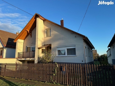 Hatvan, Új-Hatvanban, 150 m2-es, családi ház, 3 szobás, jó állapotú